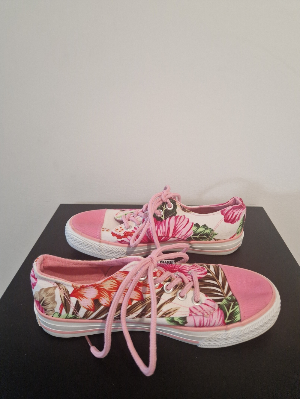MTNG Pink Floral Low-Top Sneakers